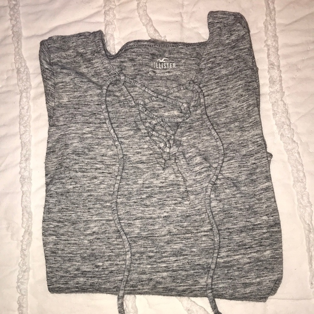 Hollister cross string grey top